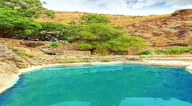 مهمانپذیر ارگ سنگی سنگان